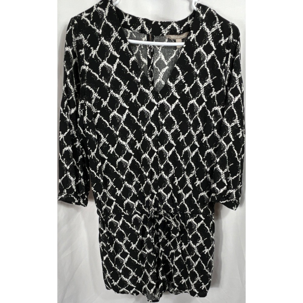 Banana Republic Black White Geometric Shorts Romper V-Neck 3/4 Sleeve Size 0